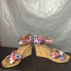 TOMS Wedge sandal with multicolor fabric